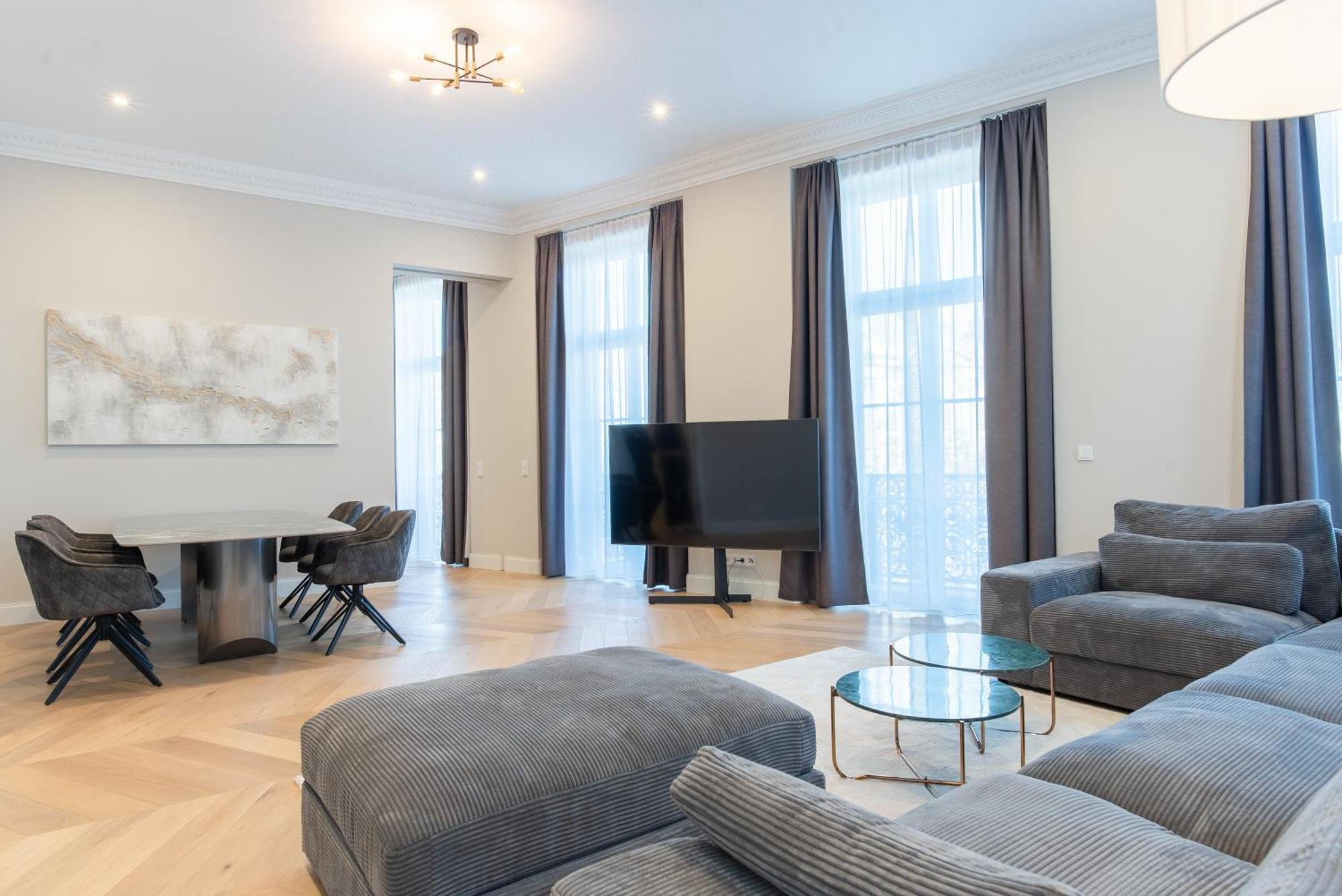 Luxury / 3-raum-suite An Der Frauenkirche / 4 *